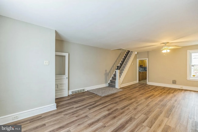 Building Photo - Spacious & Updated Grays Ferry Rowhome Near Parks and Center City — Accepting ALL PHA voucher hol...