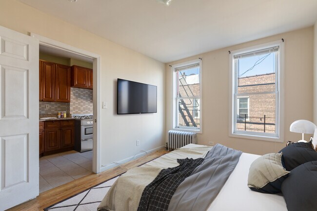 Building Photo - 1017 Sutter Ave