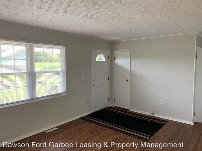 Building Photo - 6001 Pleasant Valley Rd