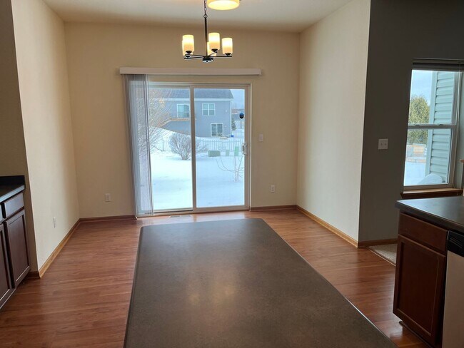 Building Photo - 3 Bedroom 2.5 Bath single family House