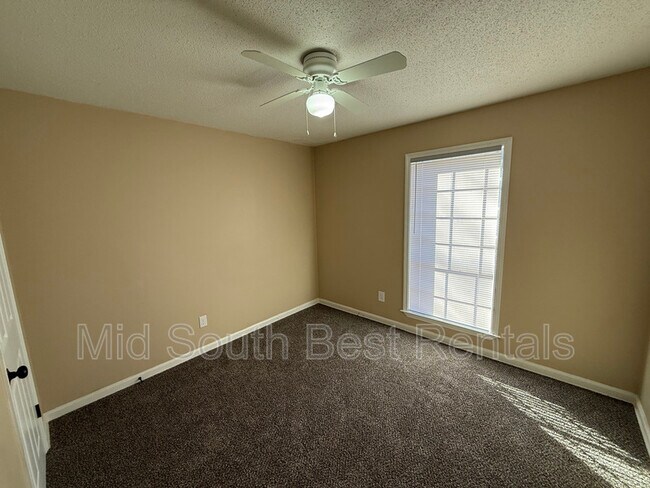 Building Photo - 3582 Edgefield Dr