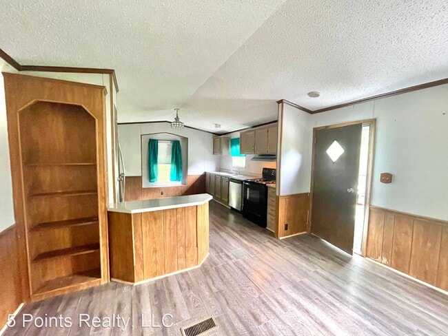 Building Photo - 2 br, 1 bath House - 3443 25 W