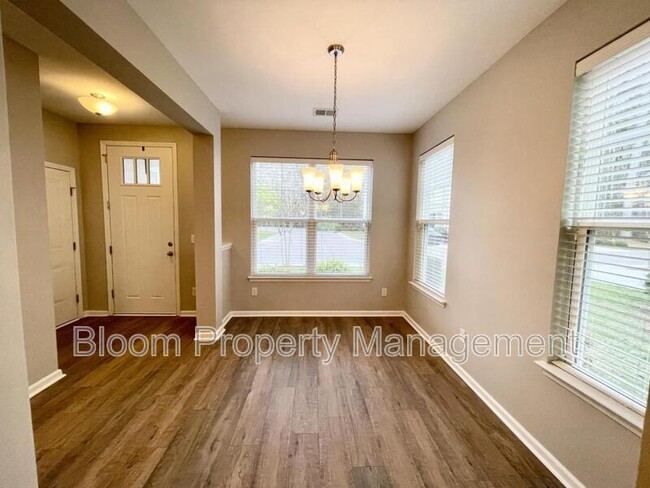 Building Photo - 4995 Hay Bale Ct