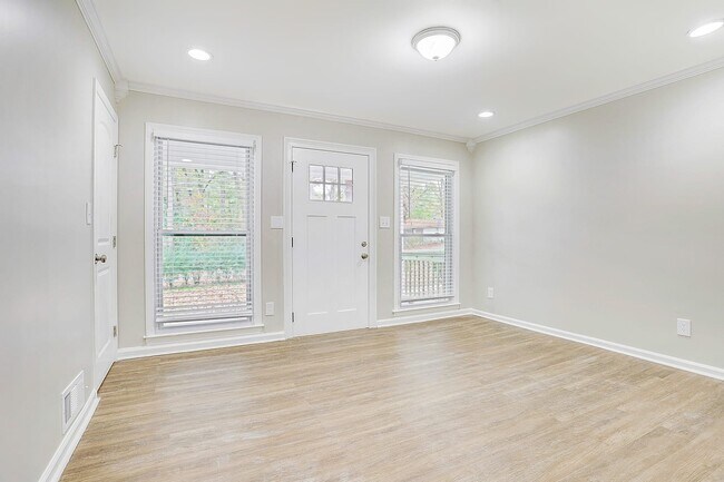 Building Photo - 183 Whitfield Dr Sw