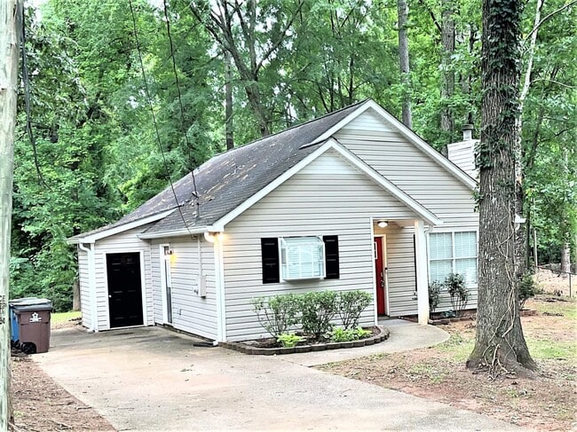Building Photo - 456 Azalea Dr