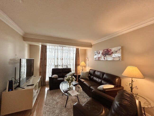 Building Photo - 238 Bonis Av