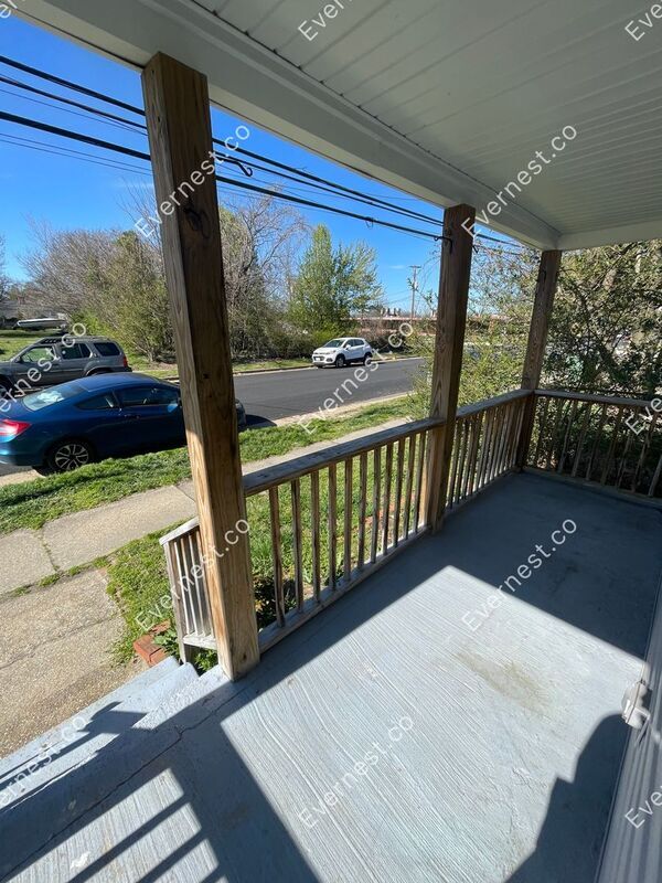 Building Photo - 1815 N 28th St