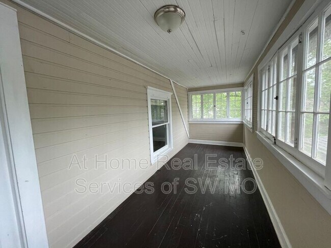 Building Photo - 746 S Fremont Ave