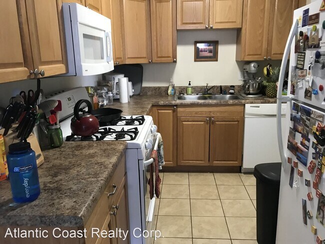 Building Photo - 3 br, 1 bath House - 520 Summers Drive