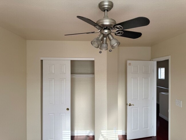 Building Photo - Single Family Home