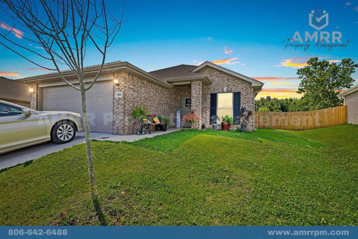 Foto principal - Spacious 3-Bedroom Home – Your Perfect Fam...