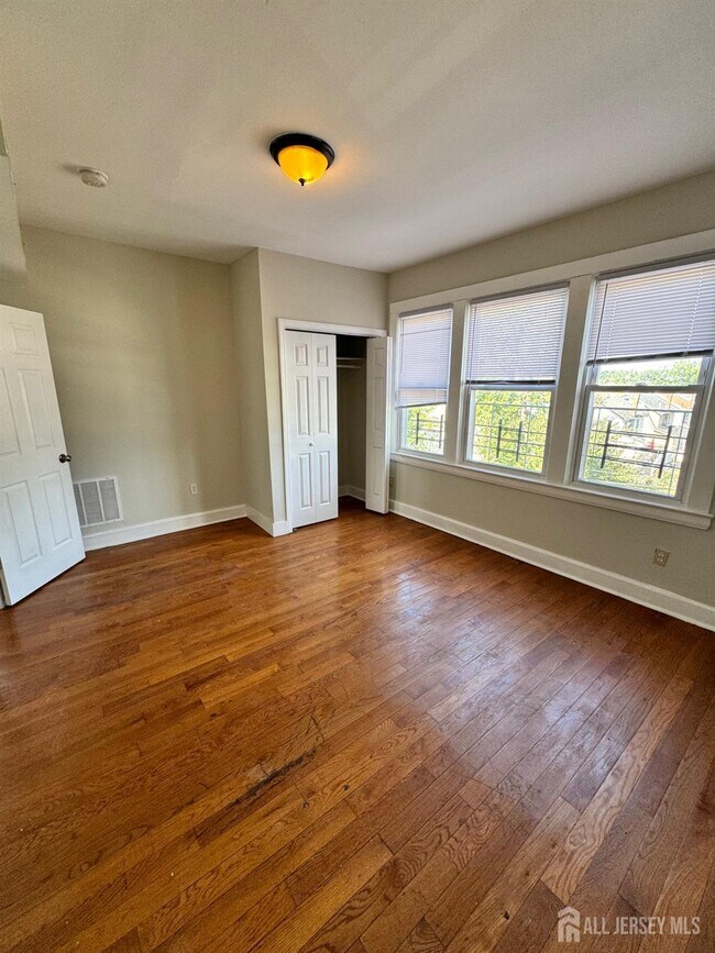 Foto del edificio - 123 University Pl