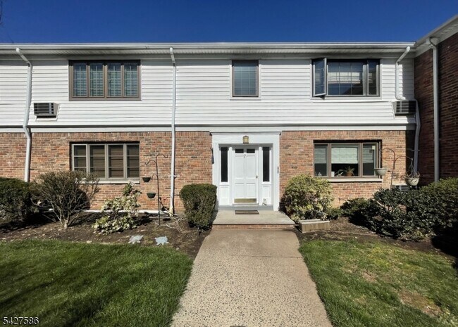 Foto del edificio - 7D Troy Dr