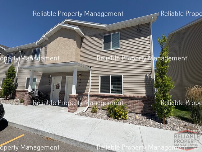 Building Photo - 2015 Lawrence Ln