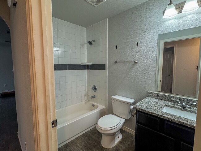 Foto del edificio - 3512 Eutopia St