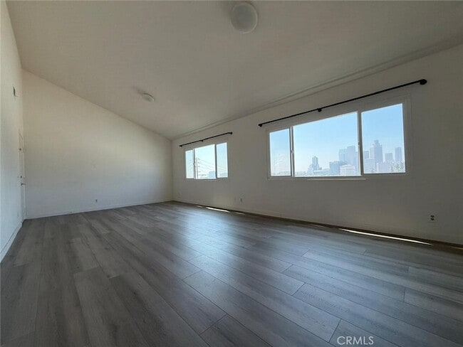 Foto del edificio - 911 N Beaudry Ave