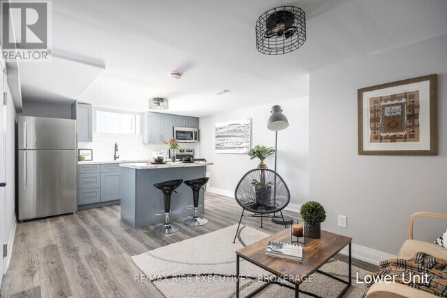 Building Photo - 26 Ruskin St