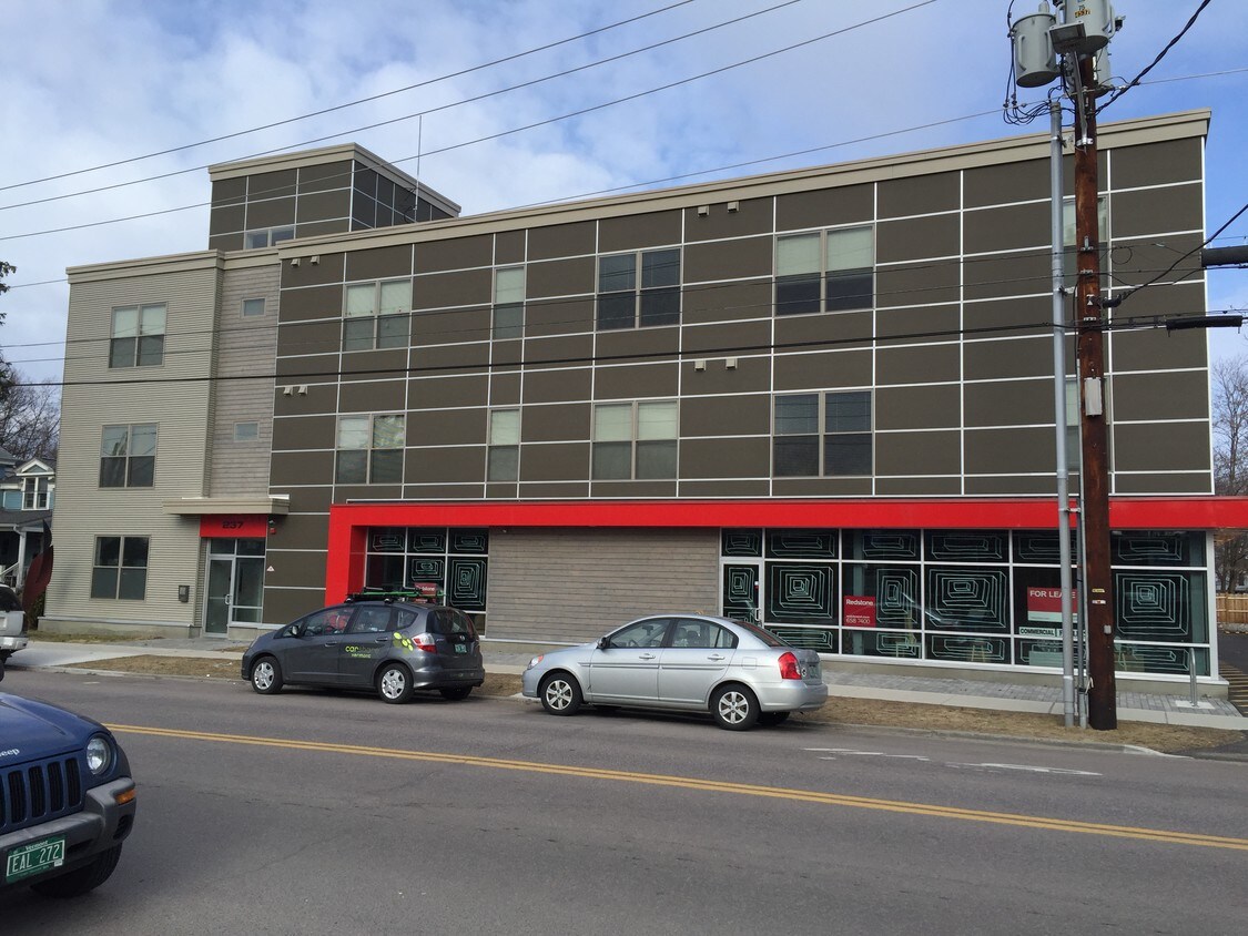 Primary Photo - 237 N Winooski Ave