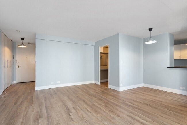Foto del edificio - 5701 N Sheridan Rd