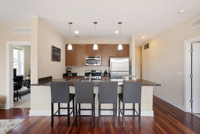 Foto del edificio - 2740 W Armitage Ave