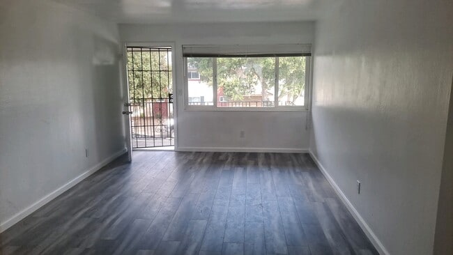 Photo - 621 Grand Fir Ave Apartments