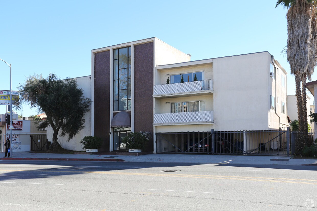 Foto principal - 10006 Palms Blvd
