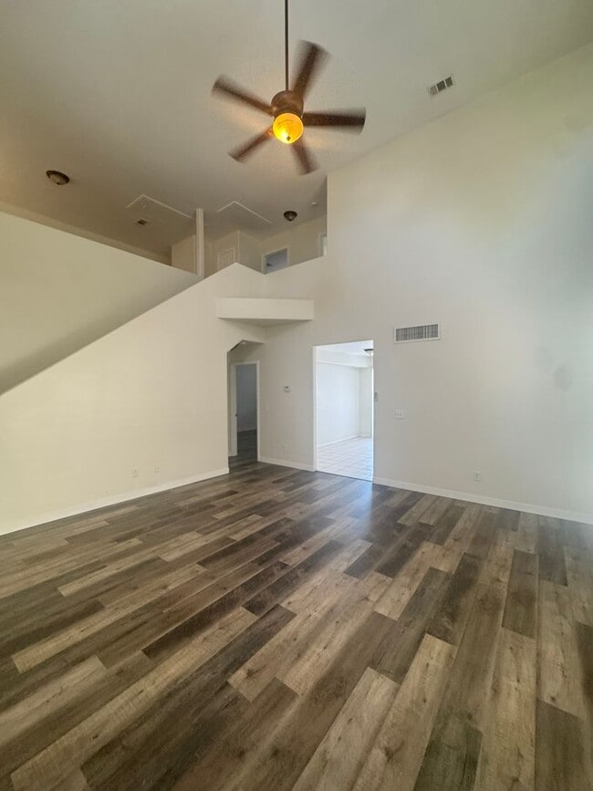 Building Photo - 7428 Jockey Ave