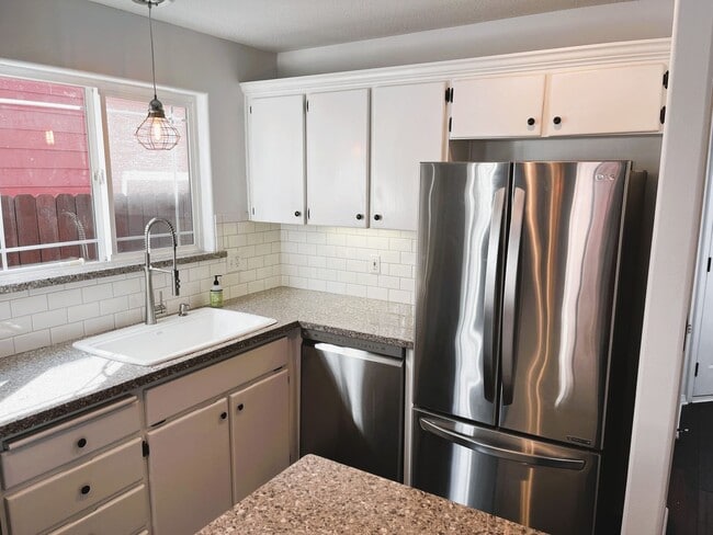 Building Photo - 3-Bedroom Home in vibrant Kenton neighborh...