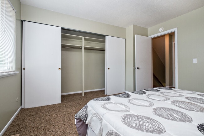 Building Photo - Matterhorn Townhomes