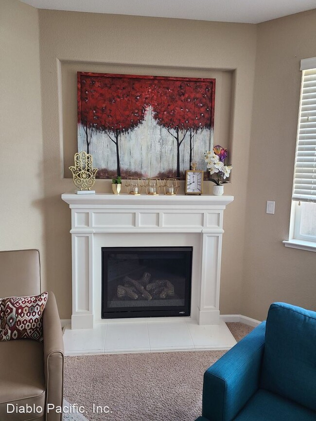 Building Photo - 4 br, 2.5 bath House - 2154 Bolero Drive