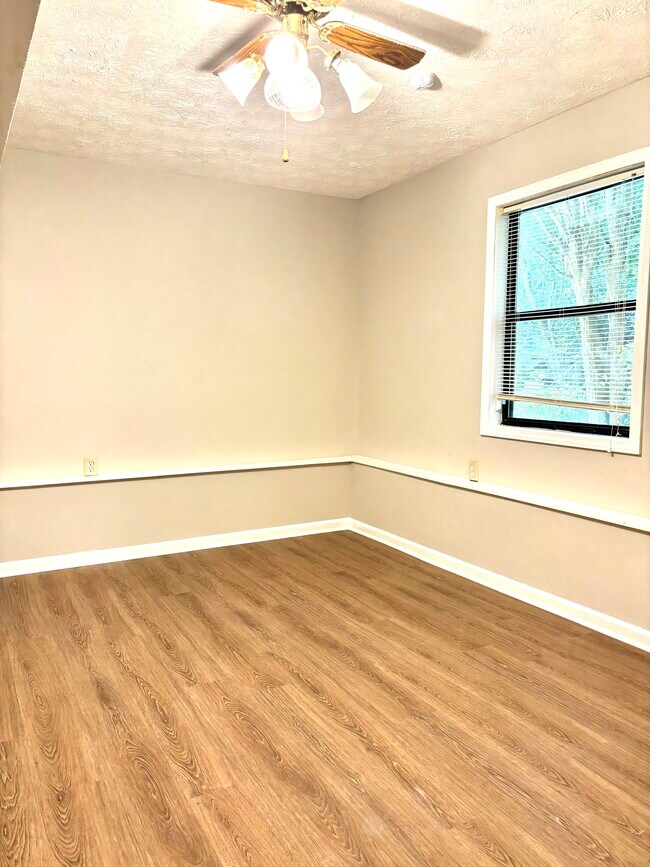 Building Photo - 3331 Cottonwood Ln