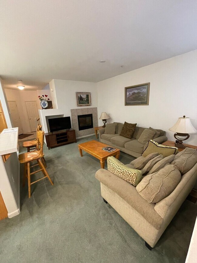 Building Photo - 6080 Ingleston Dr #1014