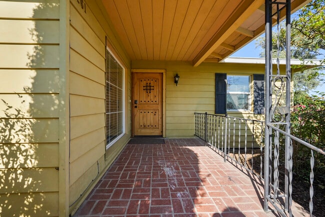 Foto del edificio - 5261 Elliott Ave