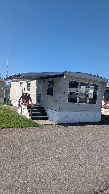 Foto principal - 22600 Middlebelt Rd
