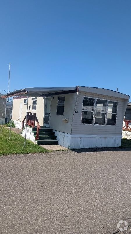 Building Photo - 22600 Middlebelt Rd