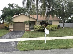 Building Photo - 5521 SW 58th Ct