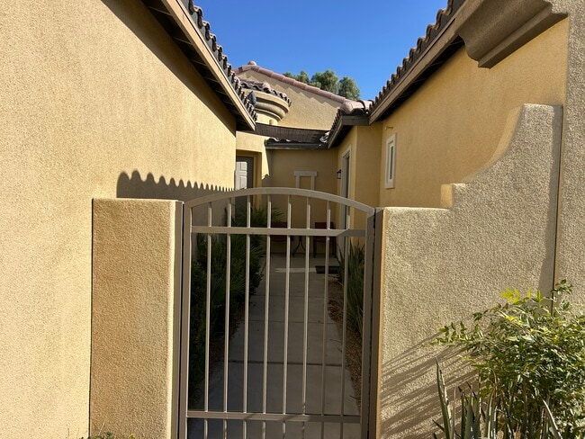 Foto del edificio - 82207 Burton Ave