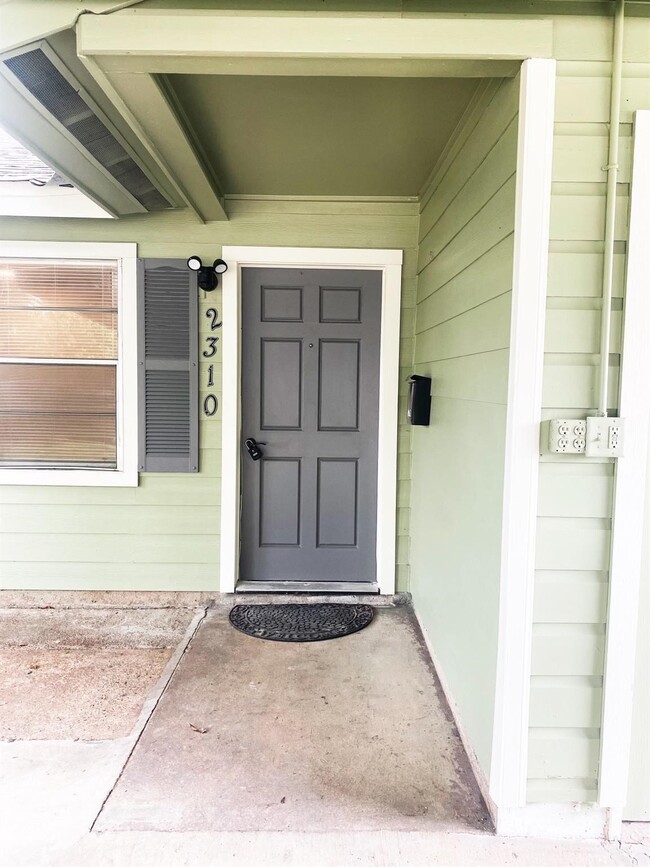 Foto del edificio - 2310 Grape Ln