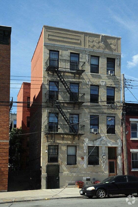 Foto del edificio - Hour Apartment House Ii