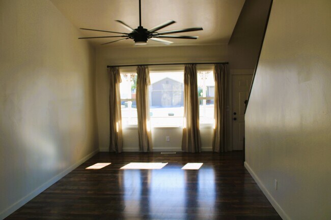 Sala de estar - 11380 W Montana St