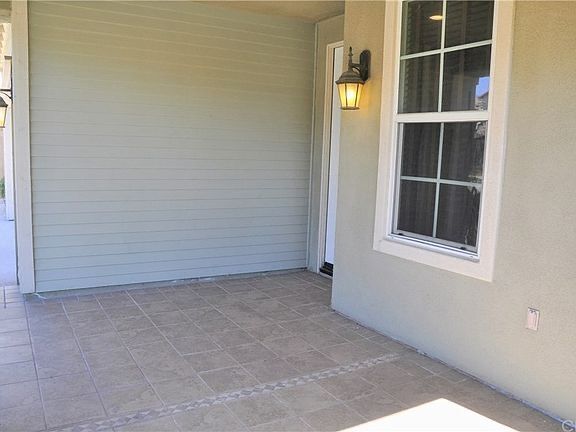 Building Photo - 15655 Iron Spring Ln,Fontana, CA 92336