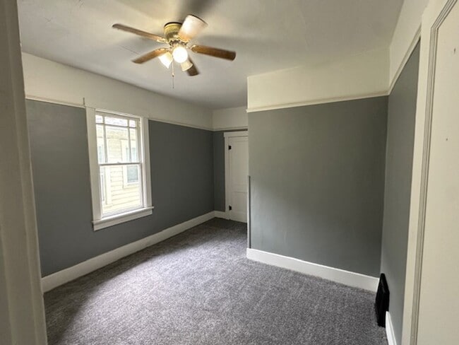 Building Photo - Section 8 Vouchers accepted for 2 Bedroom ...