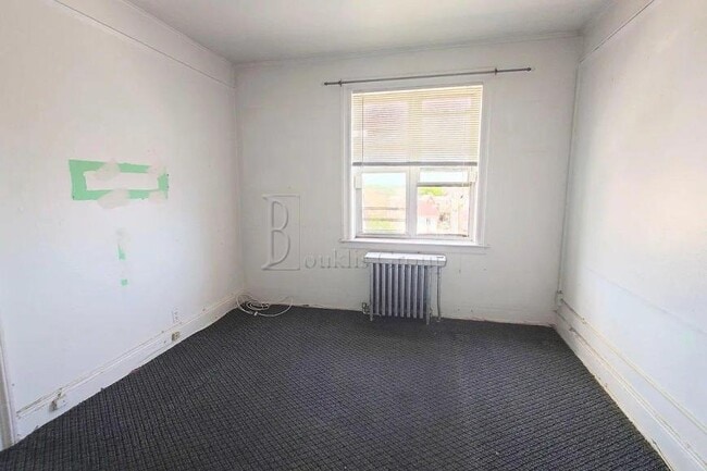 Foto del edificio - 2 bedroom in OZONE PARK NY 11417