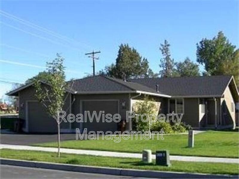 1914 NW Elm Ave, Redmond, OR 97756 Condo for Rent in Redmond, OR