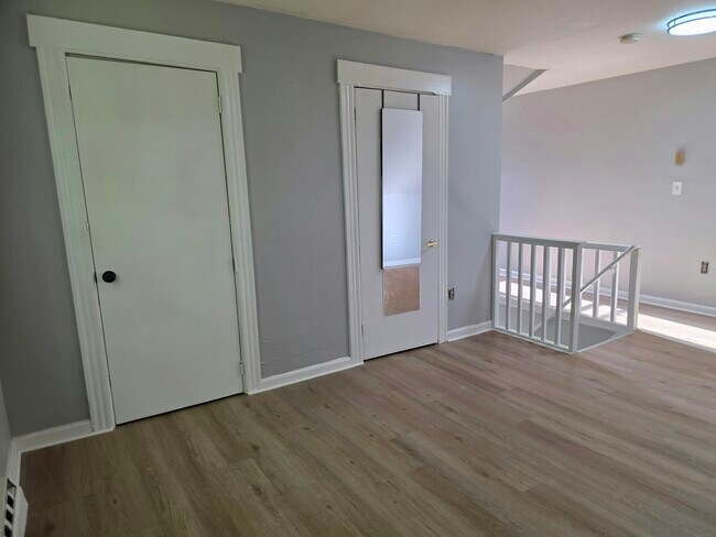 Foto del edificio - 96 Lockwood Ave