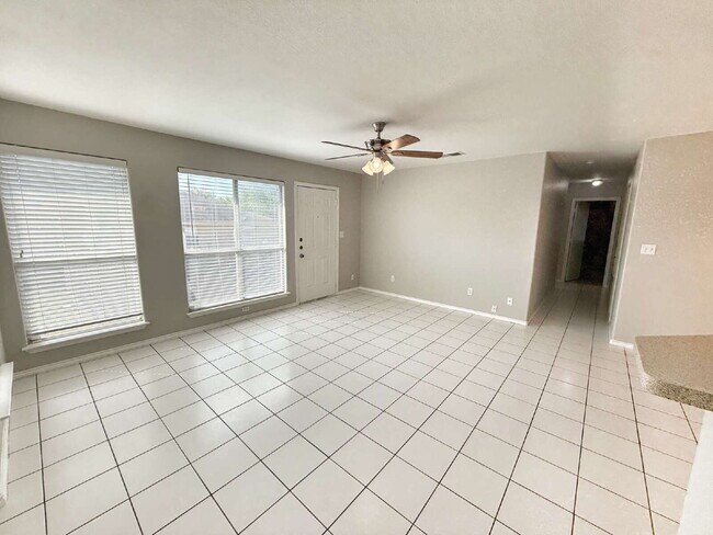 Foto del edificio - 3 Bedroom, 2 Bath Duplex with Yard Care Provided