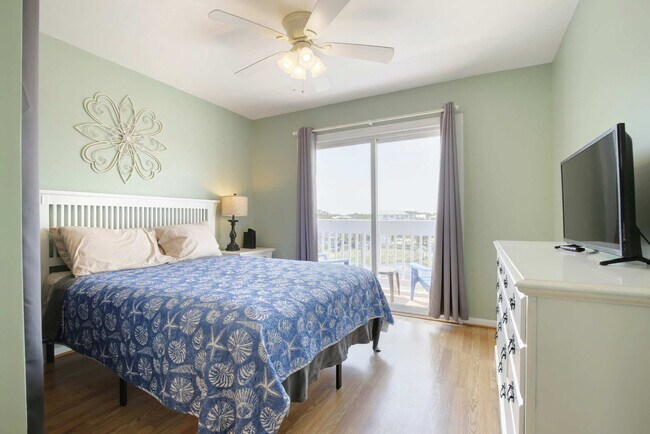 Foto del edificio - 608 Carolina Beach Ave S