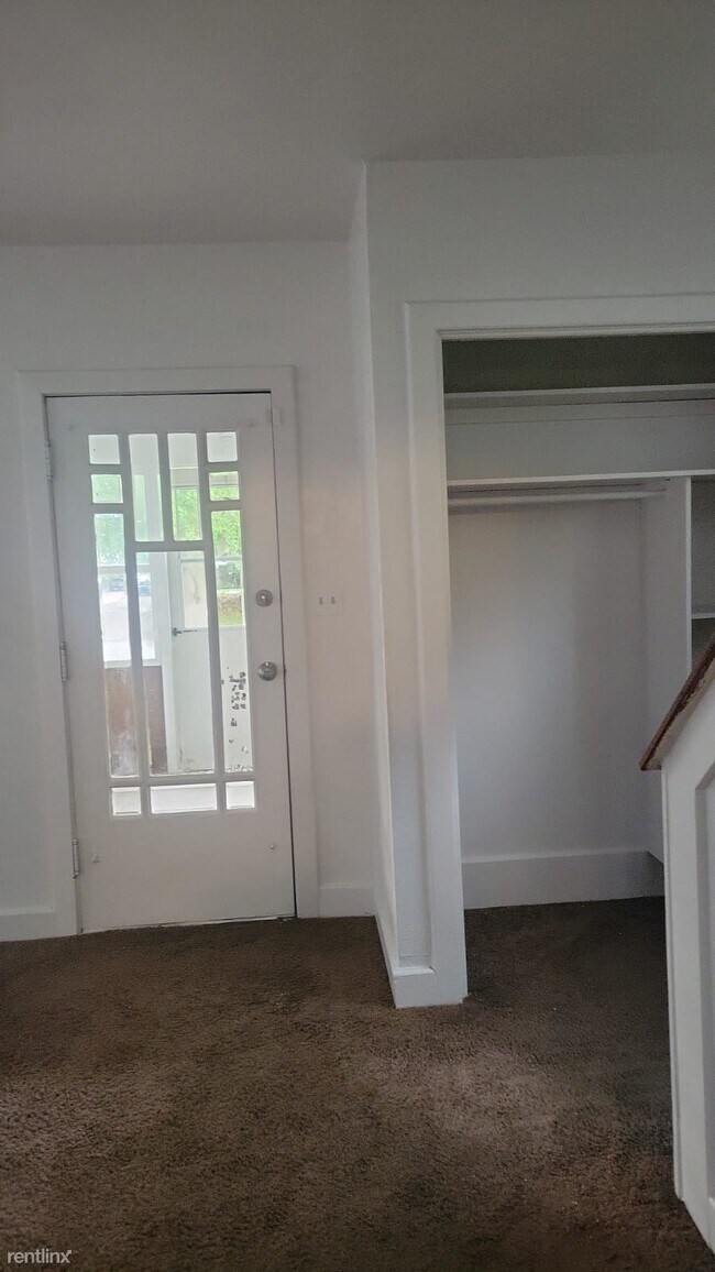 Building Photo - 3 br, 1.5 bath House - 3808 Lockwood Ave