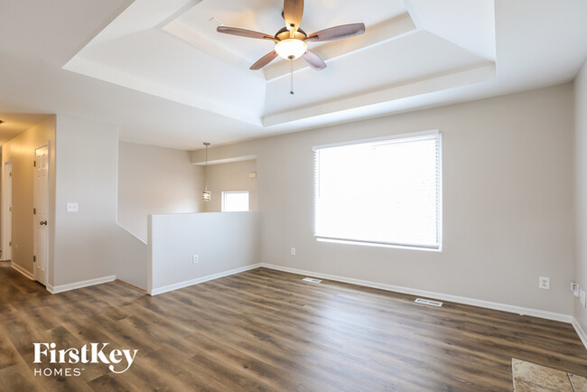 Building Photo - 11427 N Farley Ave