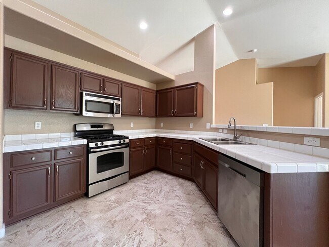Foto del edificio - 221 Endeavor Ln
